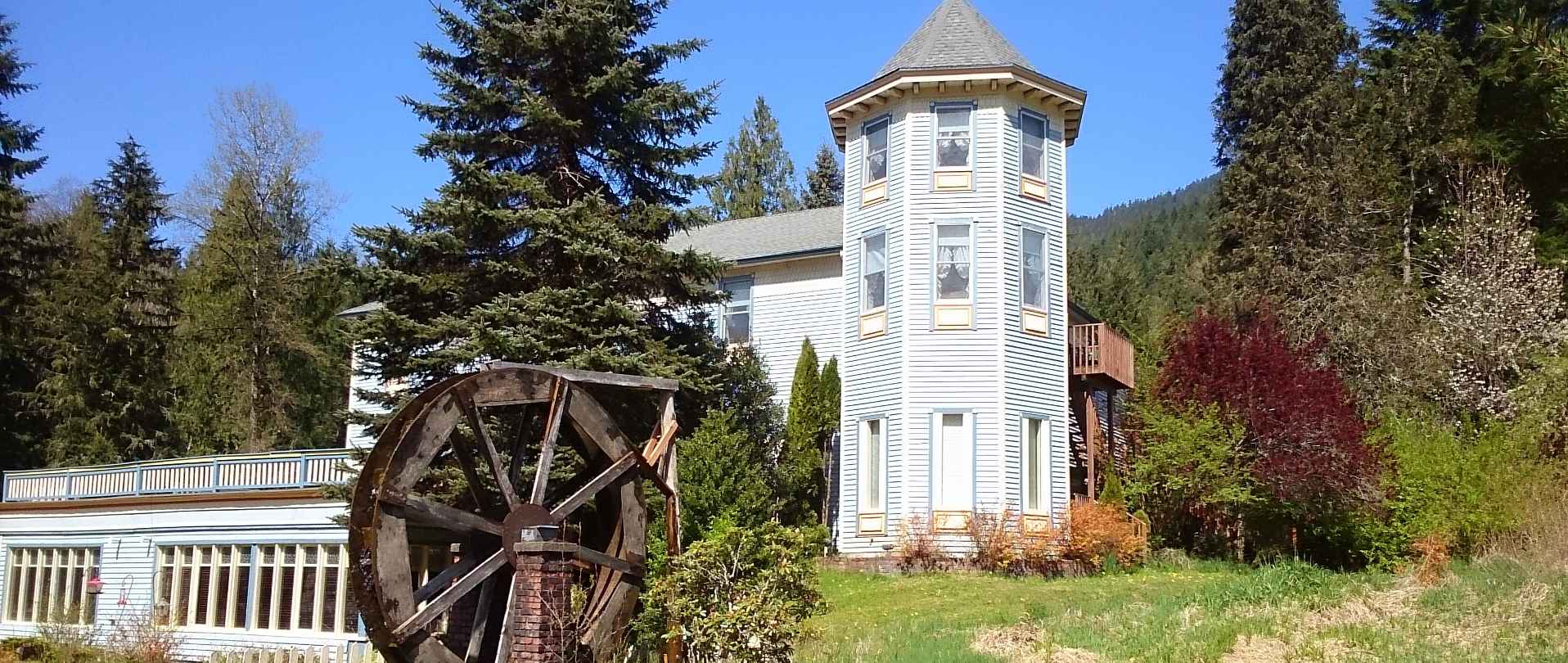 Hotel at Mount Rainier Lodging, Vacation Rentals Alexander's Lodge